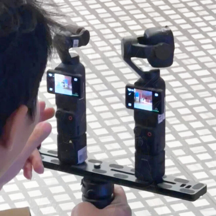 Les deux mêmes caméras Osmo Pocket inédites en cours de test public. (Source de l'image : via Igor Bogdanov)