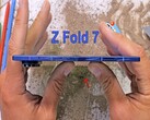Samsung Fold Z 7 -JerryRigEverything video thumbnail (image source : @JerryRigEverything)