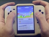 MagicX Touch Zero 40 : La nouvelle console de jeu en action. (Source de l'image : S1eepy, YouTube) 