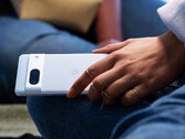 Ni le Pixel 8 ni le Pixel 8 Pro ne seront des appareils eSIM uniquement, contrairement à ce qui avait été suggéré précédemment. (Source de l'image : Google)