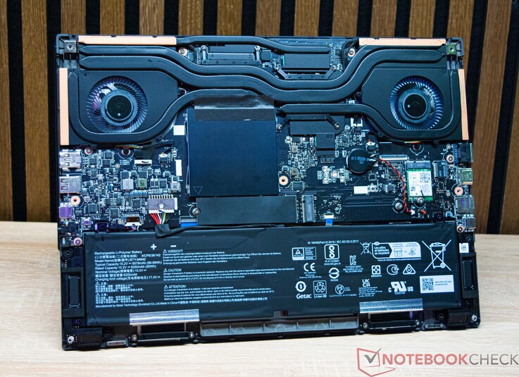 Stealth 16 2023 à titre de comparaison