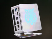 Le MINISFORUM UM790 XTX supportera les eGPUs grâce à un port Oculink. (Source de l'image : MINISFORUM)