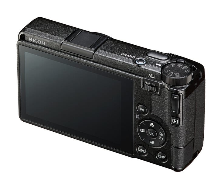 Le Ricoh GR IV reprend le design emblématique de la série GR lancée en 2013. (Source de l'image : Ricoh)