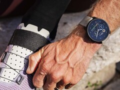 Une nouvelle version en titane de la Suunto Race S originale (ci-dessus) sera bientôt lancée. (Source de l'image : Suunto)