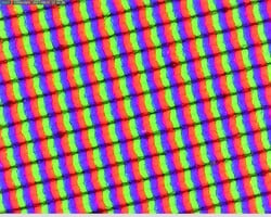 Grille granuleuse des sous-pixels causée par la surface mate