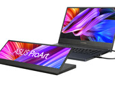 Le ProArt Display PA147CDV a un rapport d'aspect de 32:9 et un écran tactile intégré. (Image source : ASUS)