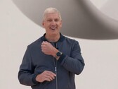 Rick Osterloh portant la future Pixel Watch. (Image source : Google)