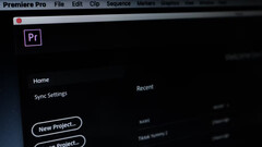 Adobe Premiere Pro disposait auparavant d'une licence perpétuelle. (Source de l'image : Unsplash)