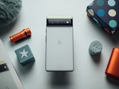 La mise à jour de mars Android 12L s'accompagne apparemment de quelques effets secondaires indésirables pour les utilisateurs de Pixel 6 et Pixel 6 Pro (Image : Jonas Elia)