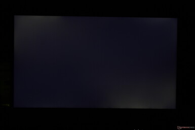 Fuites de lumière légères et modérées sur l'écran du TUF FX505DY.