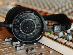 L'ATH-R70xa est l'un des trois casques de référence de la série R présentés par Audio-Technica au NAMM Show 2025. (Source de l'image : Audio-Technica)