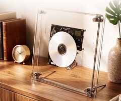 Le lecteur CD Syitren RM1 affiche les CD dans leur boîtier transparent.
