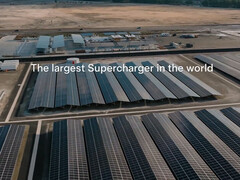 La plus grande station Supercharger du monde à Lost Hills, en Californie. (Source de l'image : Tesla)
