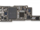 Une carte 14 Pro Max. (Source : iFixit)