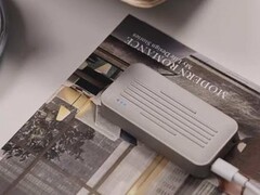 Ce NAS très compact est doté du WiFi et d&#039;une capacité allant jusqu&#039;à 2 To (Source d&#039;image : Milenas)