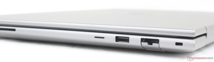 A droite : Lecteur de carte SD, emplacement Nano SIM (en option), USB-A (5 Gbps), RJ-45 (1 Gbps), emplacement Nano Security lock