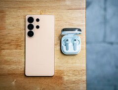 Le successeur du Samsung Galaxy S26 Ultra illustré ici devrait recevoir un nouveau module d'appareil photo.