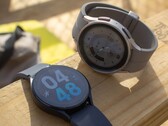 Le Galaxy Watch5 et Watch5 Pro. (Source : Max Buondonno/CNN)