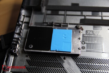 Coussin de refroidissement pour les 2 emplacements SSD sur la plaque inférieure