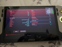 MSI avait peut-être l'intention de proposer le Claw 8 AI+ avec deux options de processeur. (Source de l'image : u/sozuoka)
