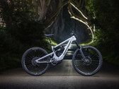 Le Nukeproof Megawatt Carbon est un vélo d'enduro électrique agressif doté de la nouvelle plateforme eMTB de SRAM. (Source de l'image : Nukeproof)