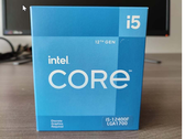 Le Core i5-12400F semble être livré dans un emballage de détail plutôt ordinaire (Image source : Intel)