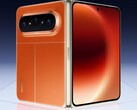 L'iPhone Ultra Apple devrait avoir une largeur similaire à celle du Huawei Pura X Max illustré.