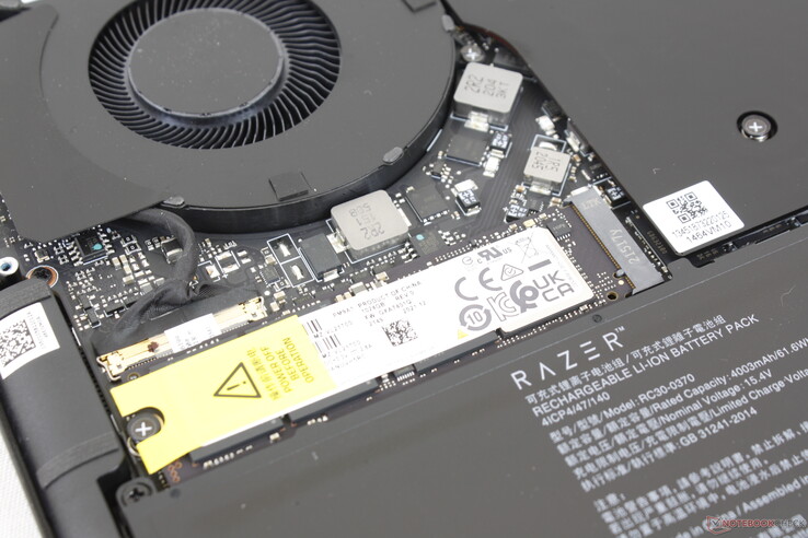 Le modèle ne peut prendre en charge qu'un seul disque interne M.2 PCIe4 x4