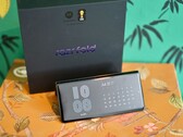 Le Motorola Razr Fold marque des débuts réussis, mais Motorola fait preuve de prudence dans de nombreux domaines.
