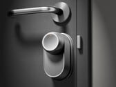 Le SwitchBot Lock Ultra argenté (photo) est désormais disponible en précommande. (Source de l'image : SwitchBot)