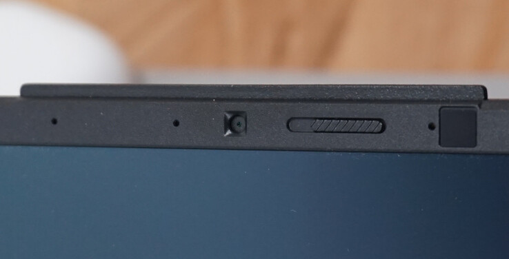 Webcam du Vivobook Pro 16X avec obturateur, caméra IR et bon microphone