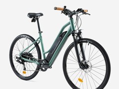 Le Decathlon Riverside 520 E est désormais disponible avec un nouveau cadre bas. (Source de l&#039;image : Decathlon)