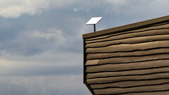 Les paraboles Starlink V4 sont désormais disponibles au prix de 349 dollars (image : SpaceX)