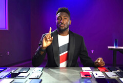 Marques Brownlee nous fait part de ses réflexions sur les meilleurs smartphones de l'année. (Source de l'image : MKBHD)