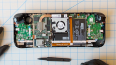 iFixit et Valve s&#039;associent apparemment pour proposer des pièces pour le Steam Deck. (Source : Valve)