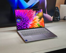 Test du Lenovo Yoga Pro 7i Gen 10 Aura Edition : PC portable multimédia au superbe écran tactile OLED