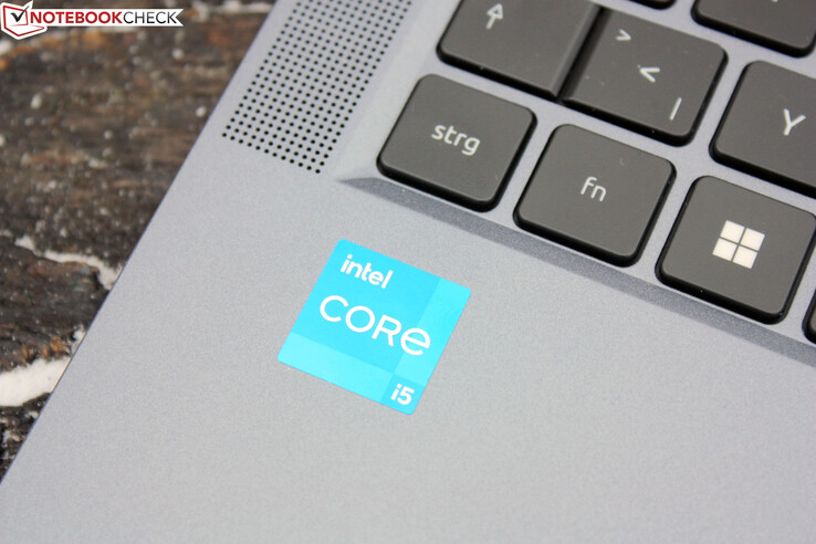 Le Core i5-1335U utilise un SoC Raptor Lake U ordinaire d'Intel.