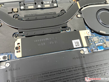 Le SSD M.2 2280 est inséré.