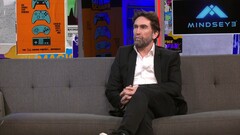 Une capture d'écran de Leslie Benzies lors d'une interview avec IGN