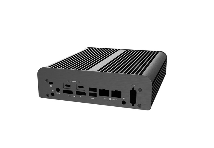 Le boîtier à refroidissement passif conserve les ports d'E/S de la carte Asus NUC 16 Pro.