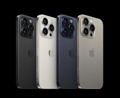 Selon les rumeurs, l&#039;iPhone 16 Pro Max serait doté d&#039;une plus grande batterie que l&#039;iPhone 15 Pro Max. (Source : Apple)