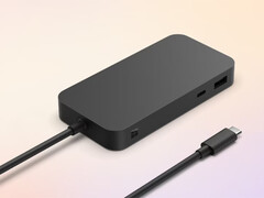 La nouvelle station d'accueil USB4 de Microsoft est beaucoup plus petite que son prédécesseur Thunderbolt 4. (Source de l'image : Microsoft)