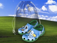 Crocs Windows xp avec papier peint bliss et breloques Microsoft jibbitz (source d'image : microsoft)