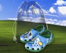 Crocs Windows xp avec papier peint bliss et breloques Microsoft jibbitz (source d'image : microsoft)