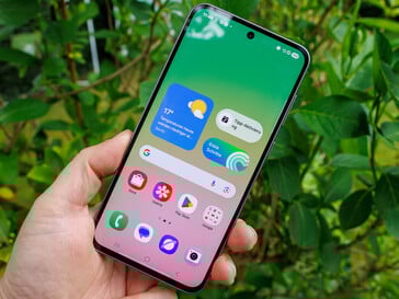 Le Samsung Galaxy A56 à l'extérieur