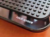 Gros plan sur le routeur sans fil AC2100 de Rockspace (Source : Own)