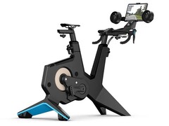 Le Garmin Tacx NEO Bike Plus simule des surfaces extérieures comme des pistes de gravier ou des pavés. (Image source : Garmin)