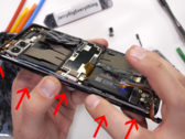 5 autres raisons possibles pour lesquelles le ROG Phone 5 s'est cassé en deux. (Source : YouTube)