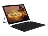 L'UBook X est livré avec un couvercle de clavier et un stylet actif. (Source de l'image : Chuwi)