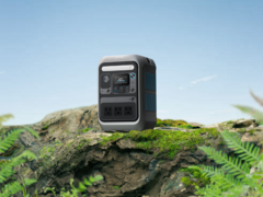 La nouvelle station d'alimentation portable SOLIX C300 d'Anker est dotée de plusieurs prises de courant alternatif. (Source de l'image : Anker)